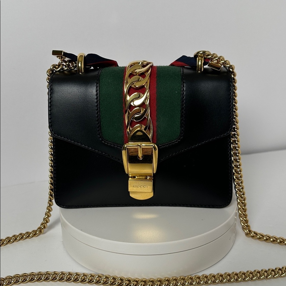 💯Authentic Gucci Sylvie small shoulder bag in black leather🍀 - Picture 4 of 15